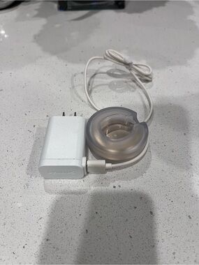 Philips White Charging Adapter with Cable Organizer